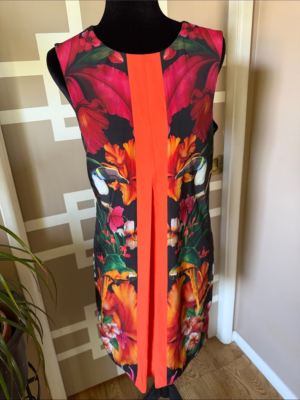 RARE Ted Baker Barbee Floral Tropical Toucan Pleated Shift, US Sz 6 LIKE NEW